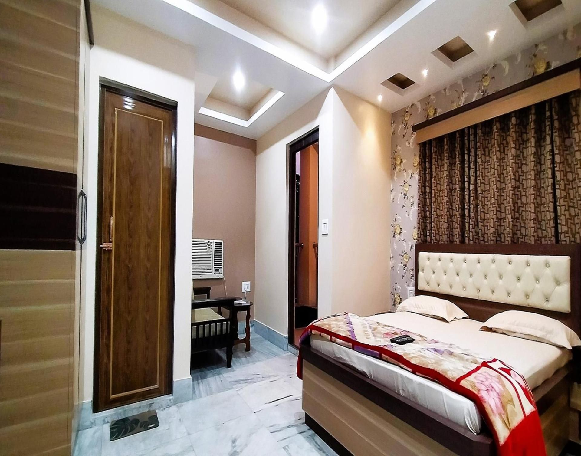 STAYMAKER Hotel Suraj Standard Double Room