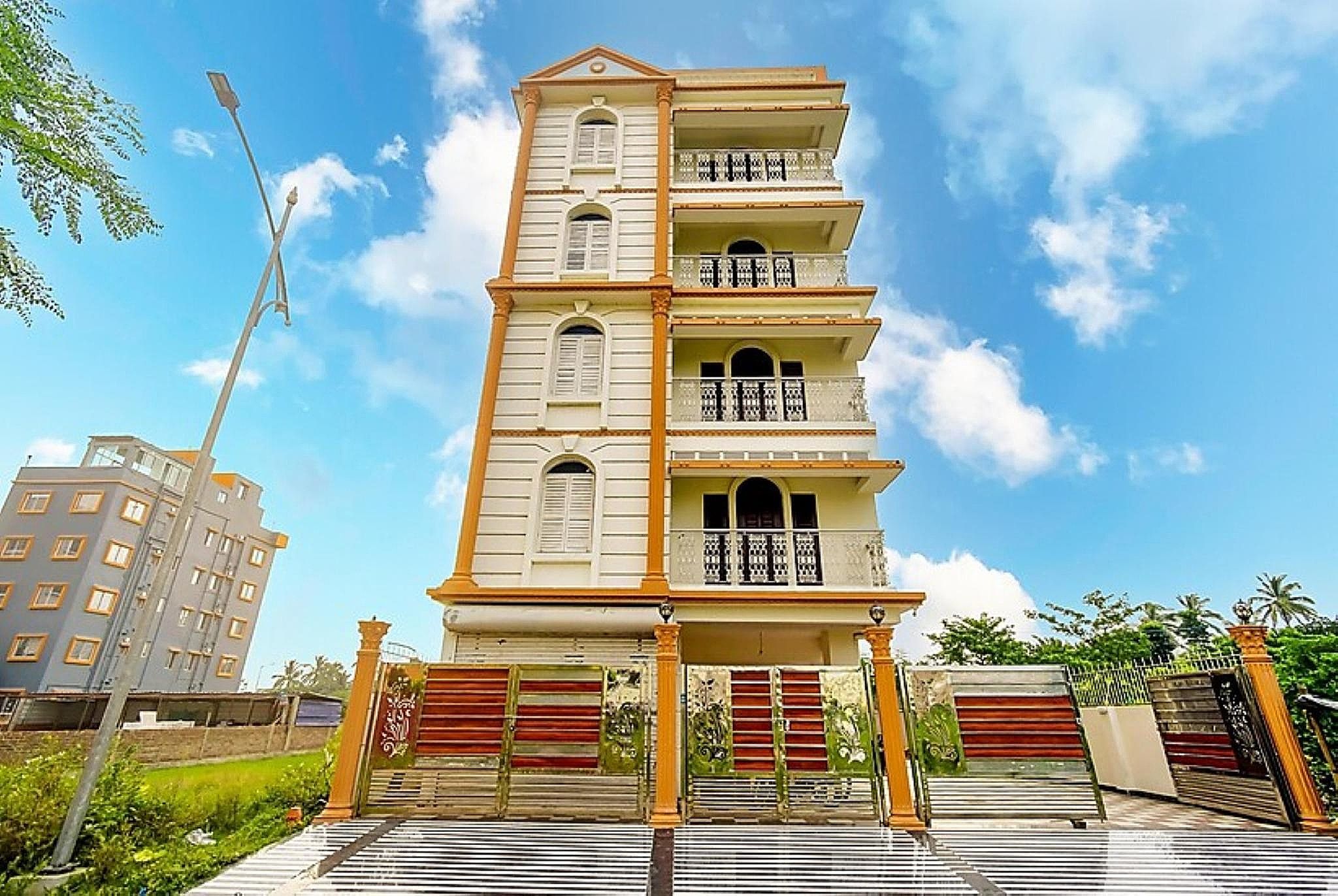 Goroomgo Jheel Mahal New Town West Bengal