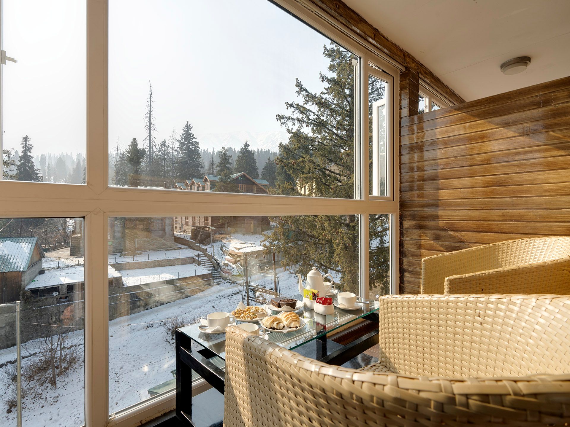 Premium Balcony Room with Mountain View