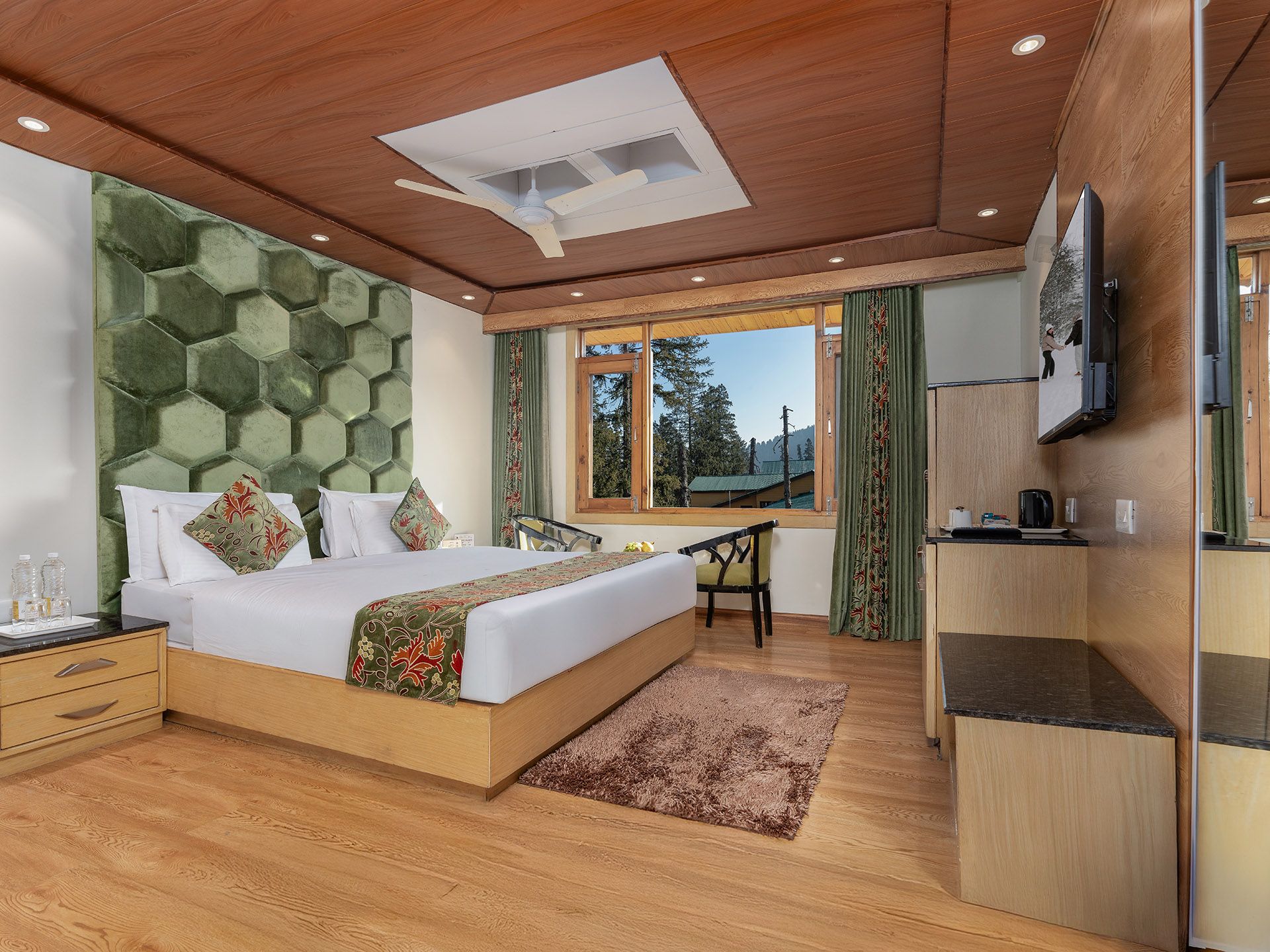 Premium Balcony Room with Mountain View