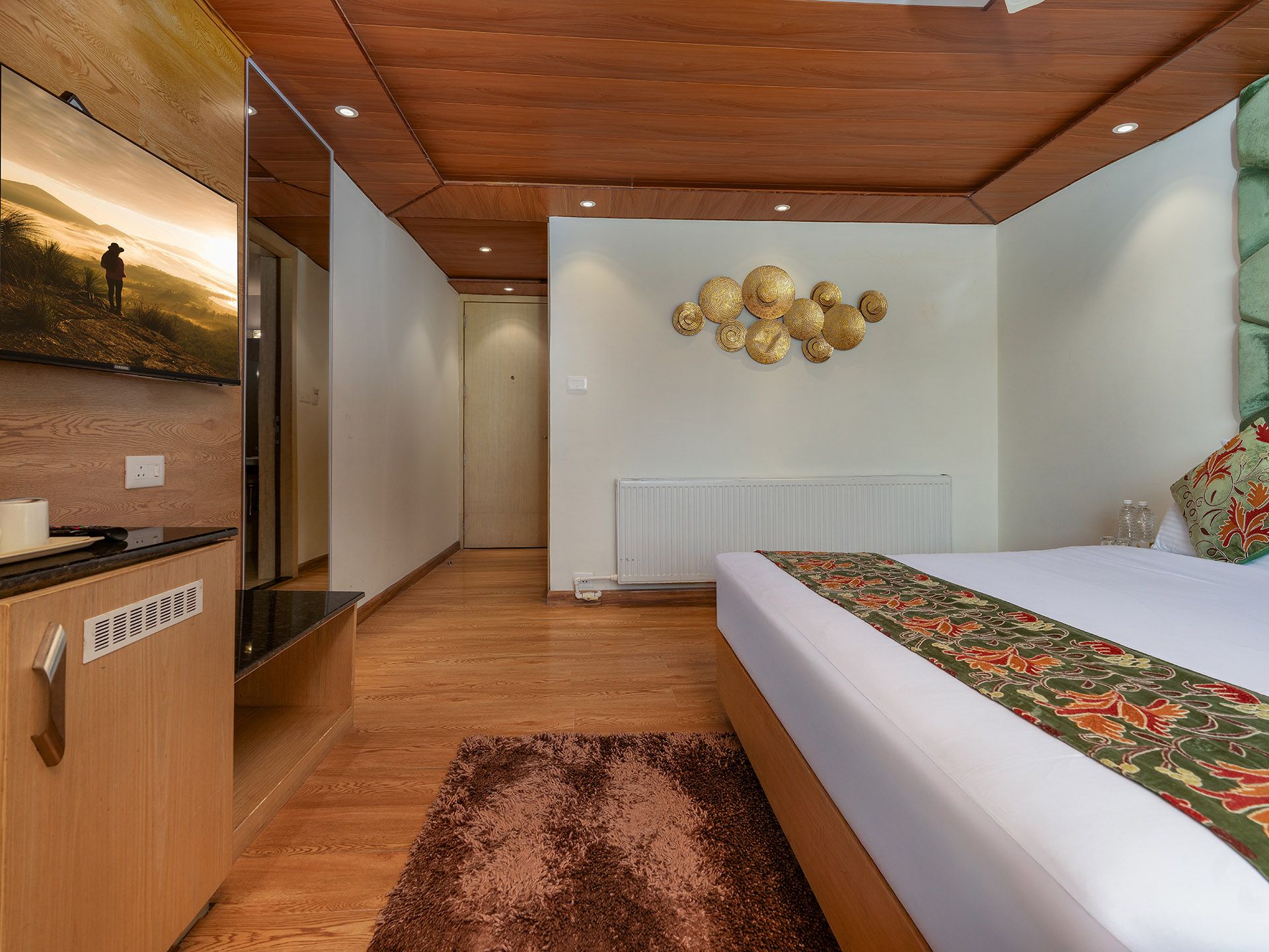 Pine Spring Resort Gulmarg Deluxe Room with Hill View