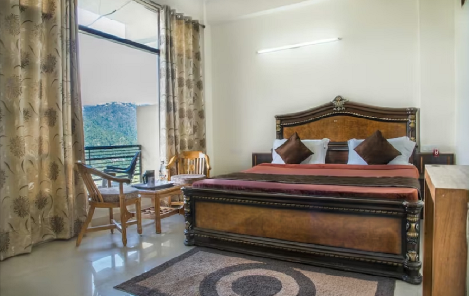 Studio Apartment with Balcony