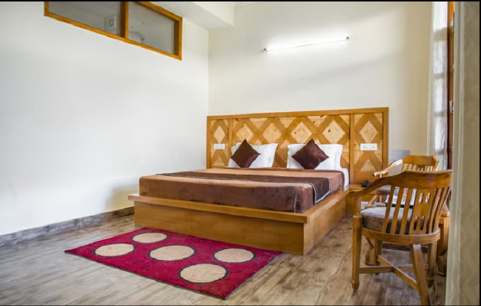 Studio Apartment with Balcony