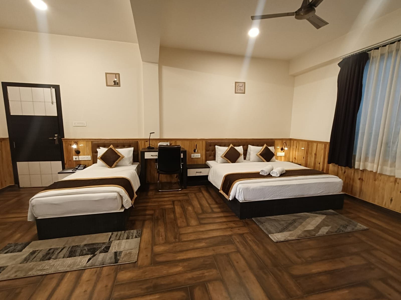 DELUXE ROOM (Triple Occupancy)
