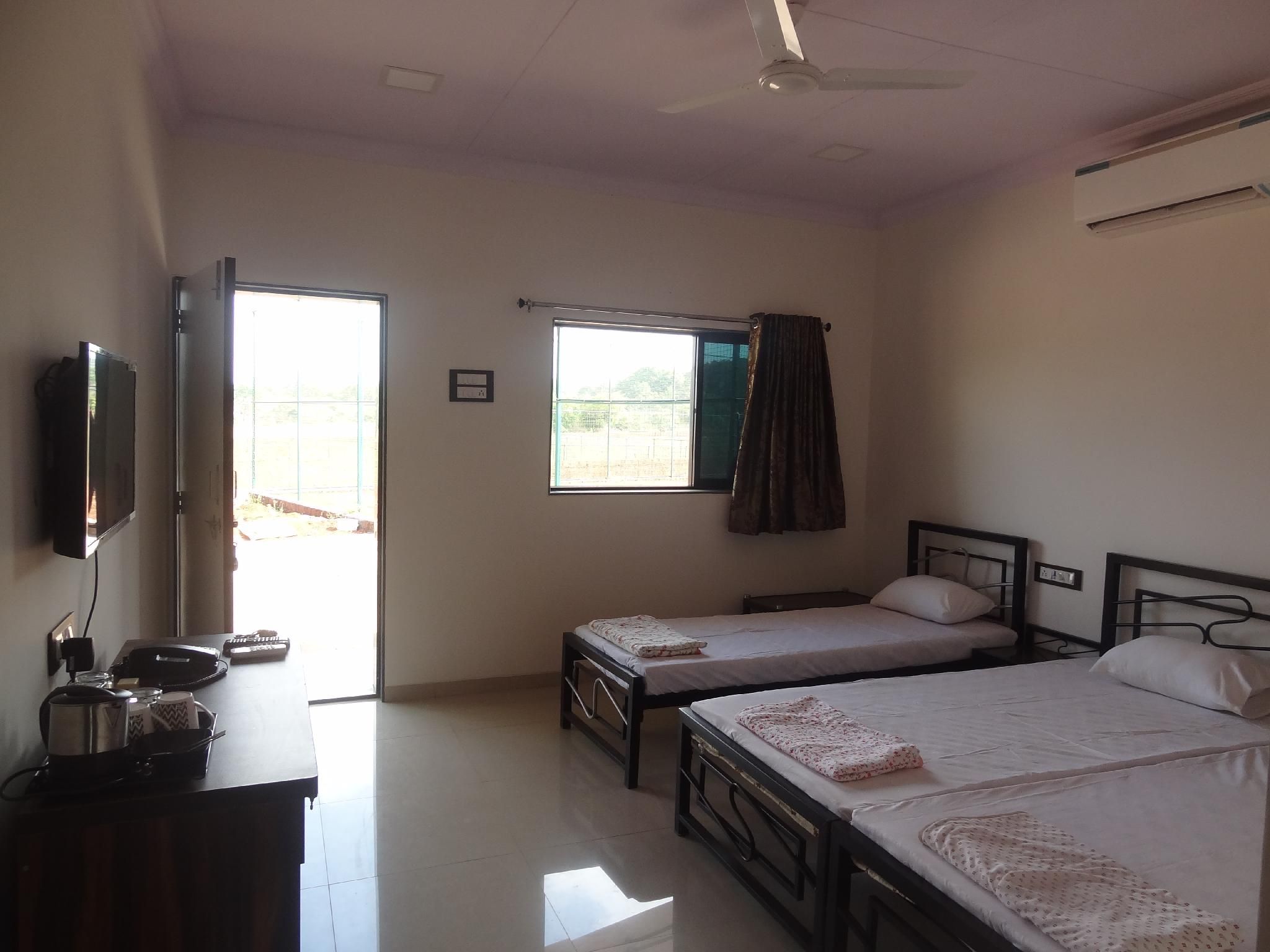 Tent-O-Treat Premium Rooms near Dapoli Room 2