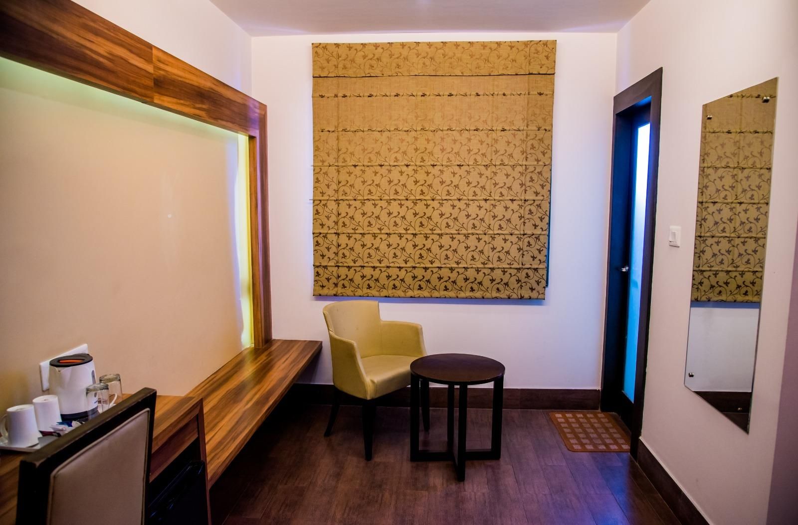 Sandstone Inn Deluxe Room 5