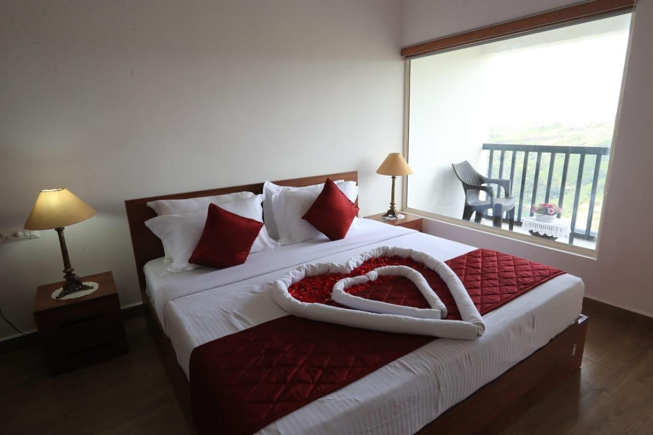 Vagamon Hill Chimes Double Room with Mountain View 2