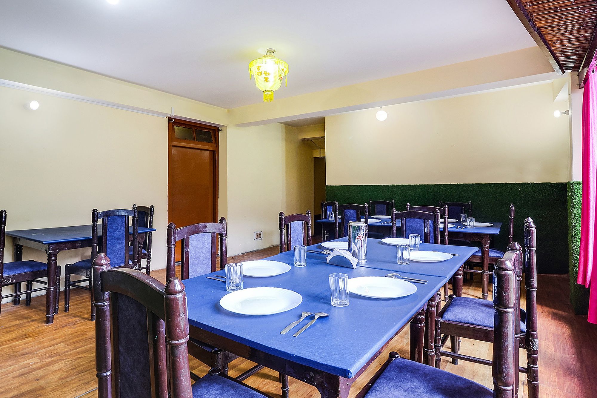 Food & Dining