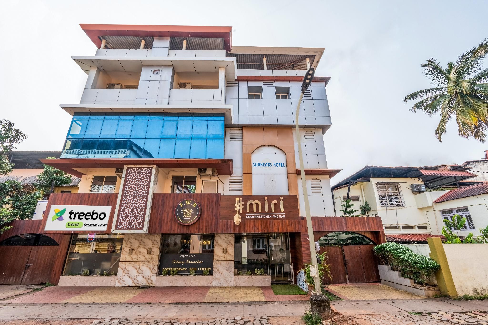 Treebo Trend Sunheads 300 Mtrs From Miramar Beach