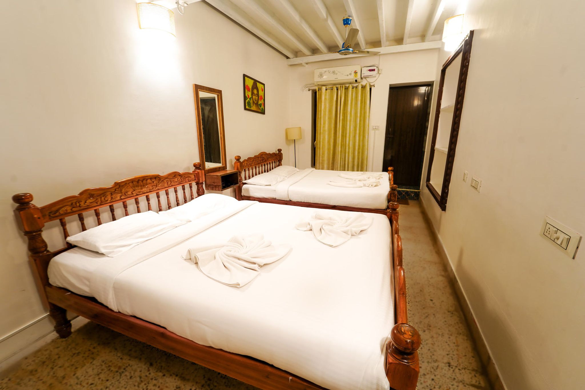 La Villa Hotel North side story 3