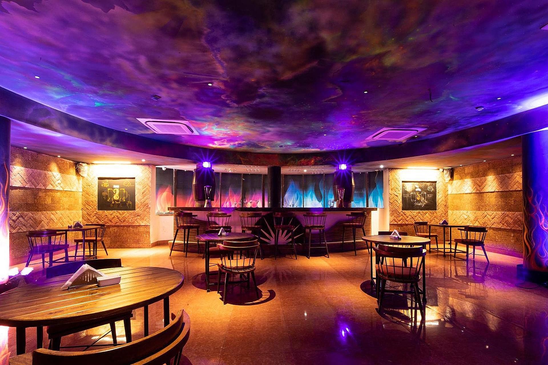 bar/lounge