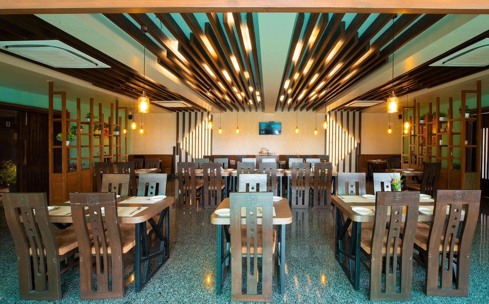 Food & Dining