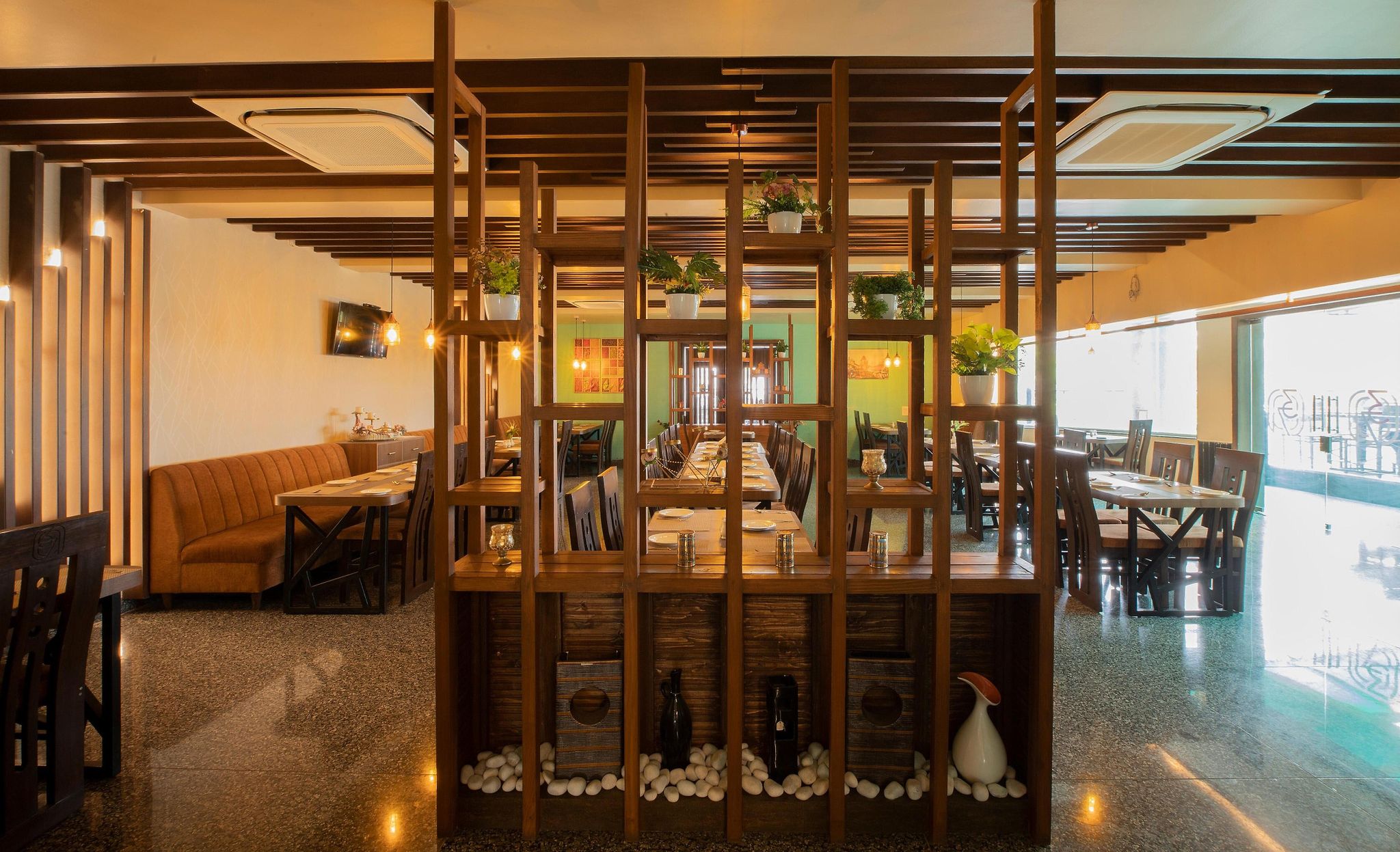 Food & Dining