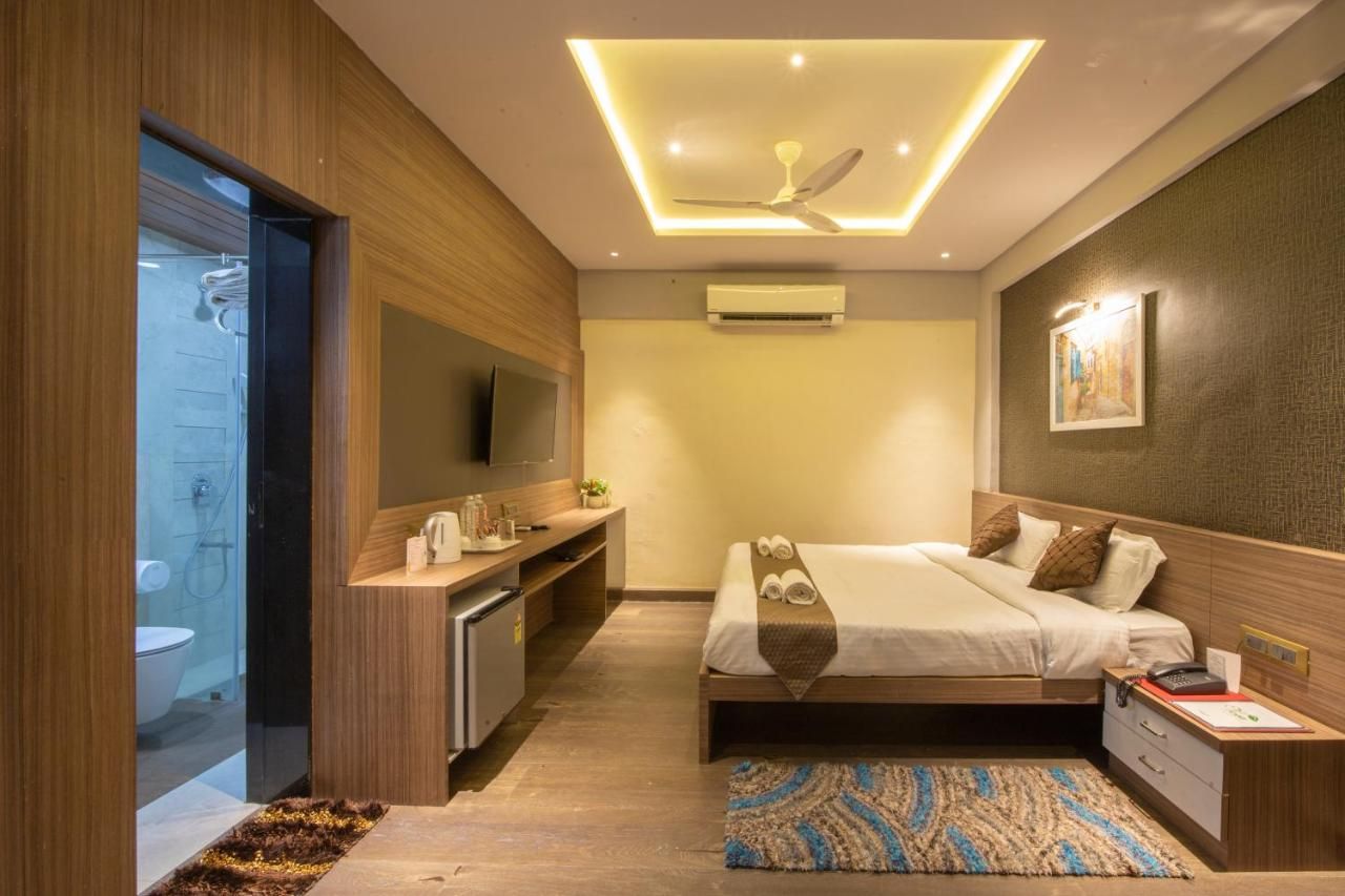 Area 37 Club Deluxe Room 2