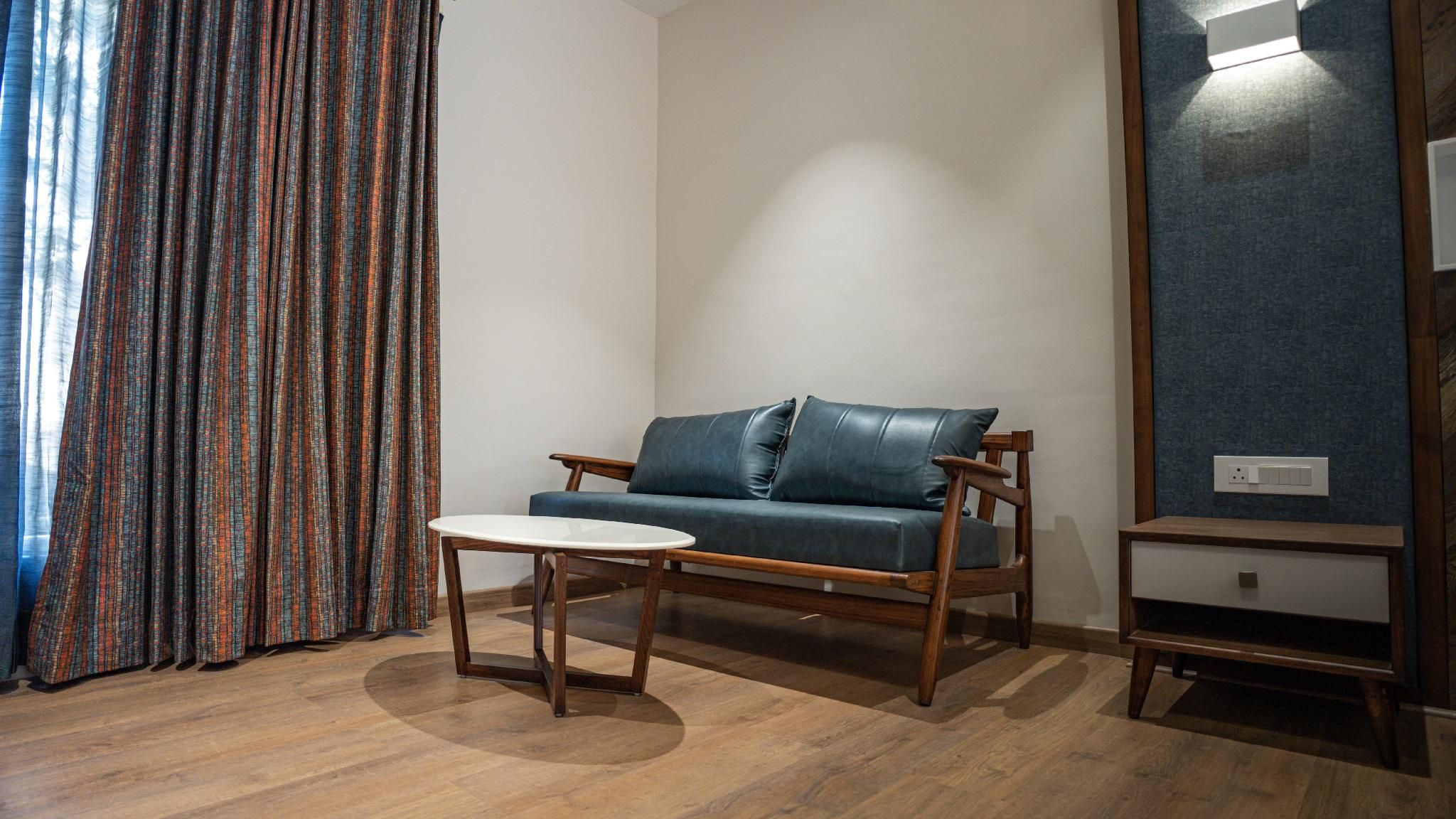 Casa Oro Executive Room 2