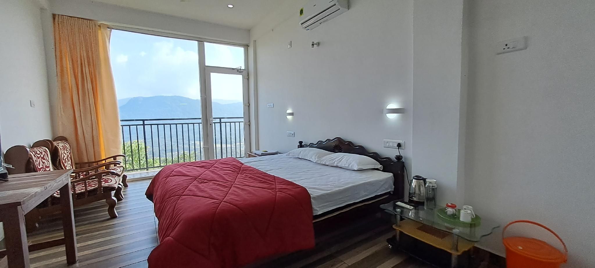 Deluxe Valley View Room