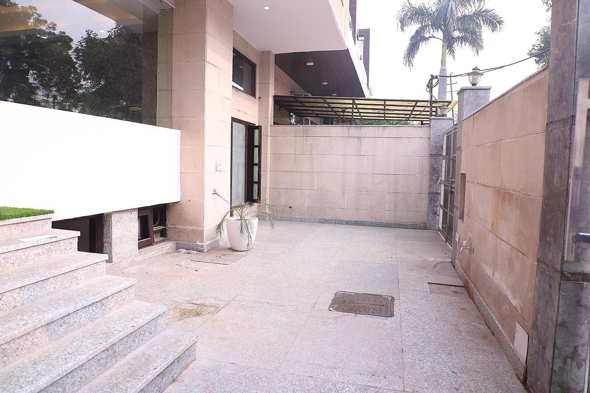Lyf Corporate Suite Sector 19 Noida 