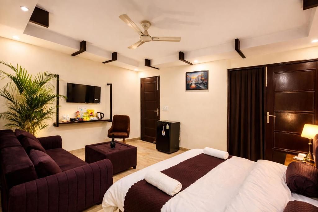 Hotel Oxygen Bloom - Noida Sector 19 Standard Room