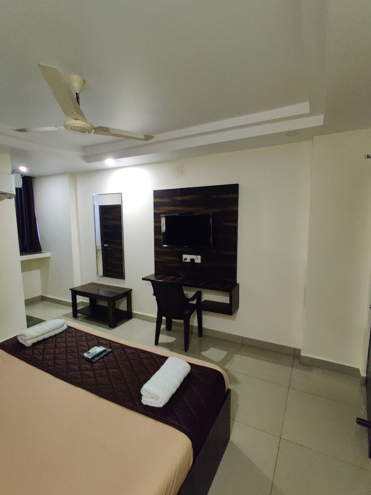 Venkateshwara Mitra Residency Classic Room