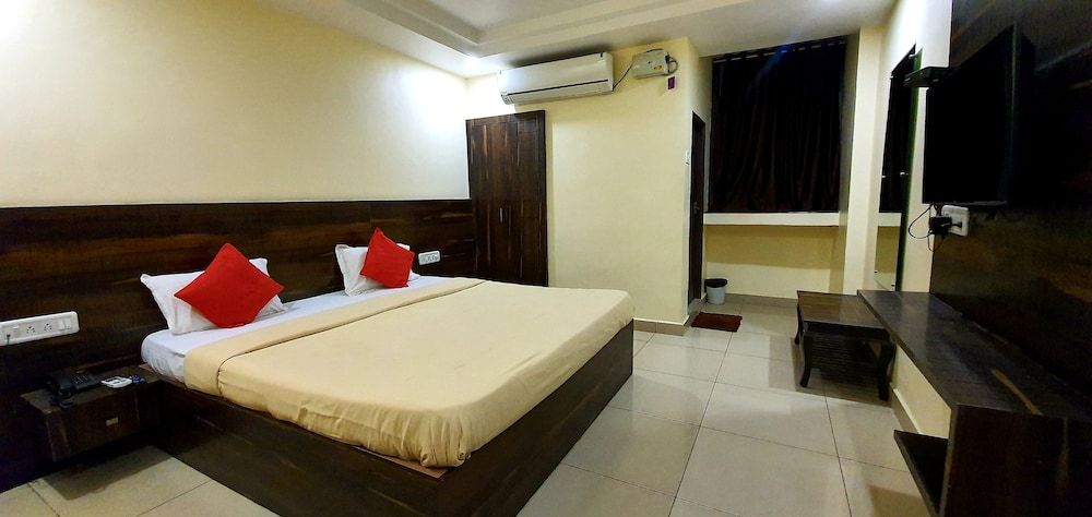 Venkateshwara Mitra Residency Classic Room 7