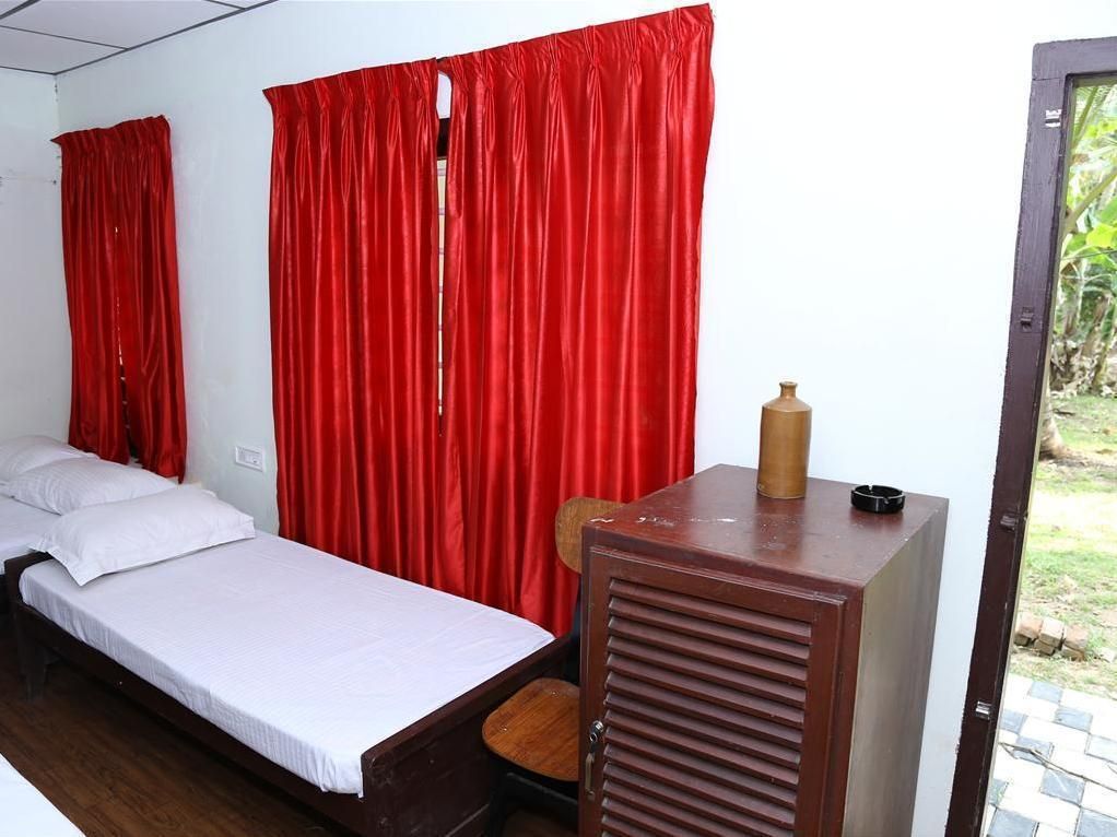 Green Double Room