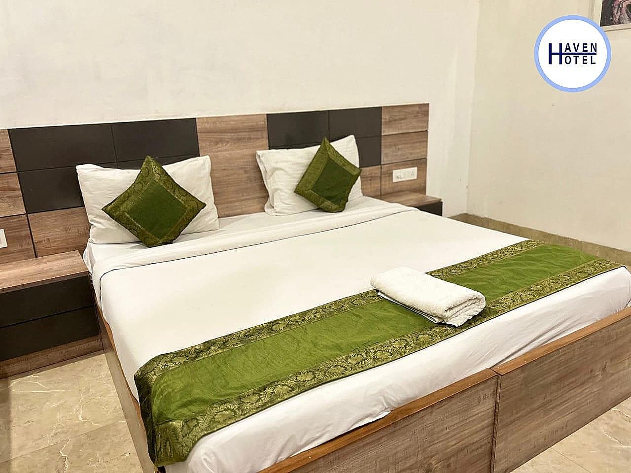 Queen Room with View