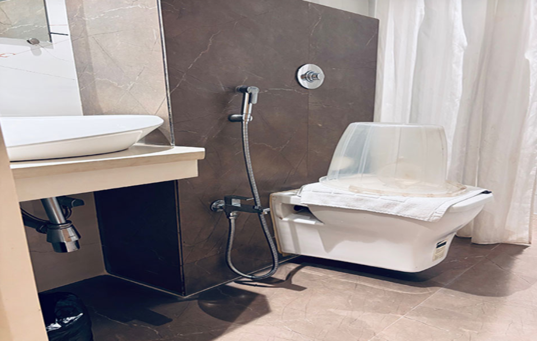 Shikin Hotels Pvt Ltd Deluxe Room King 4