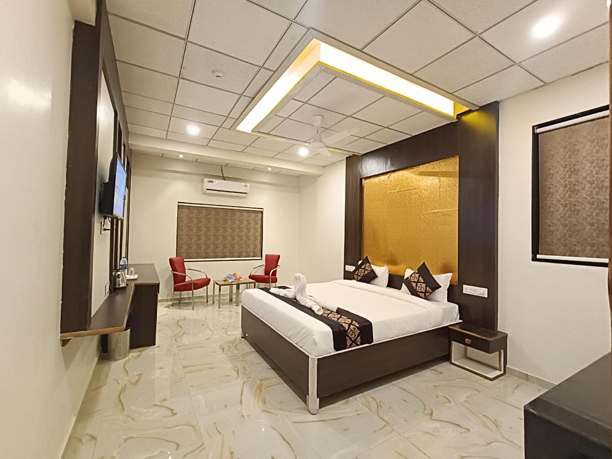 Hotel Dev Inn Somnath  Deluxe Room