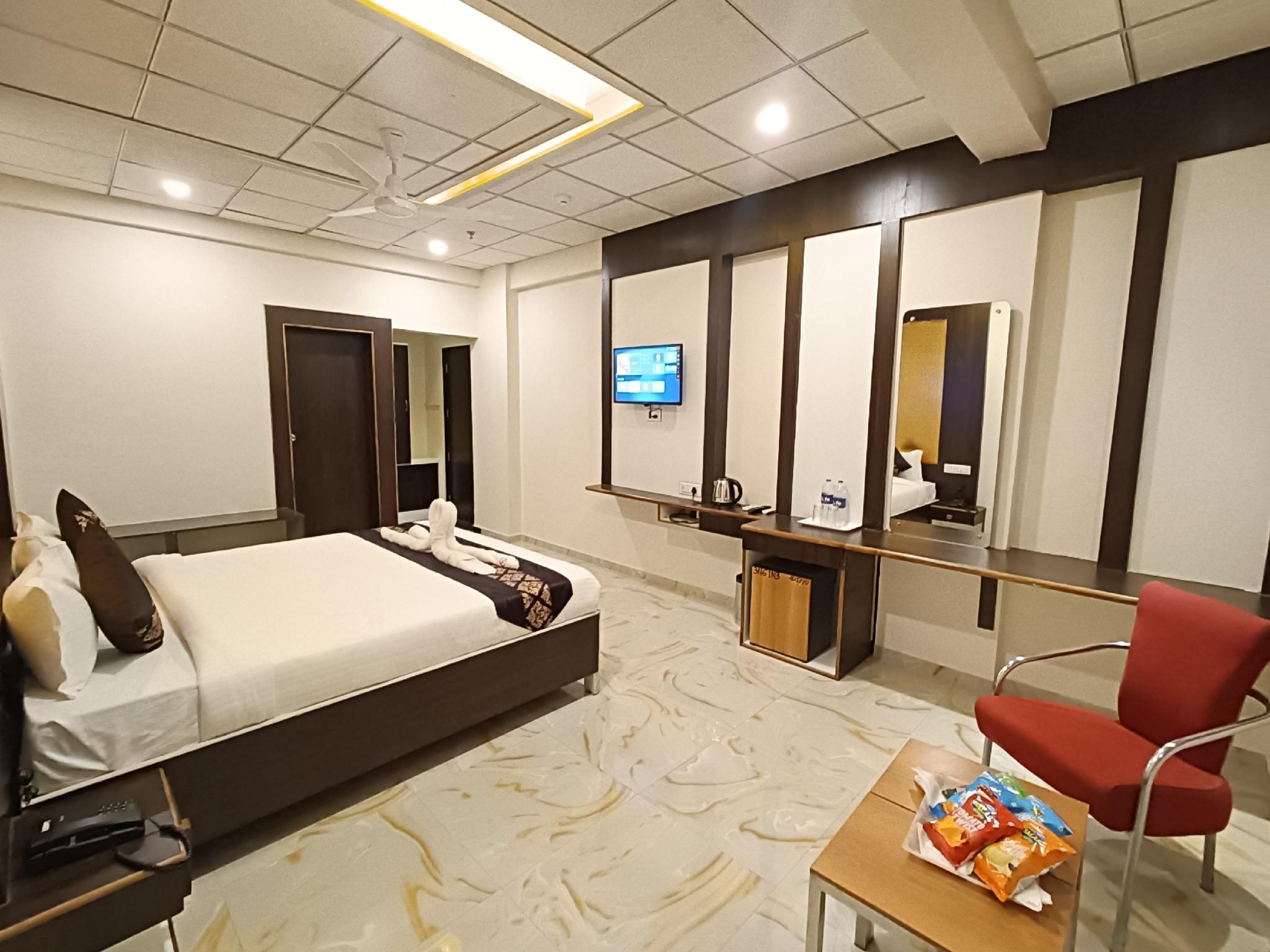 Hotel Dev Inn Somnath  Deluxe Room 3