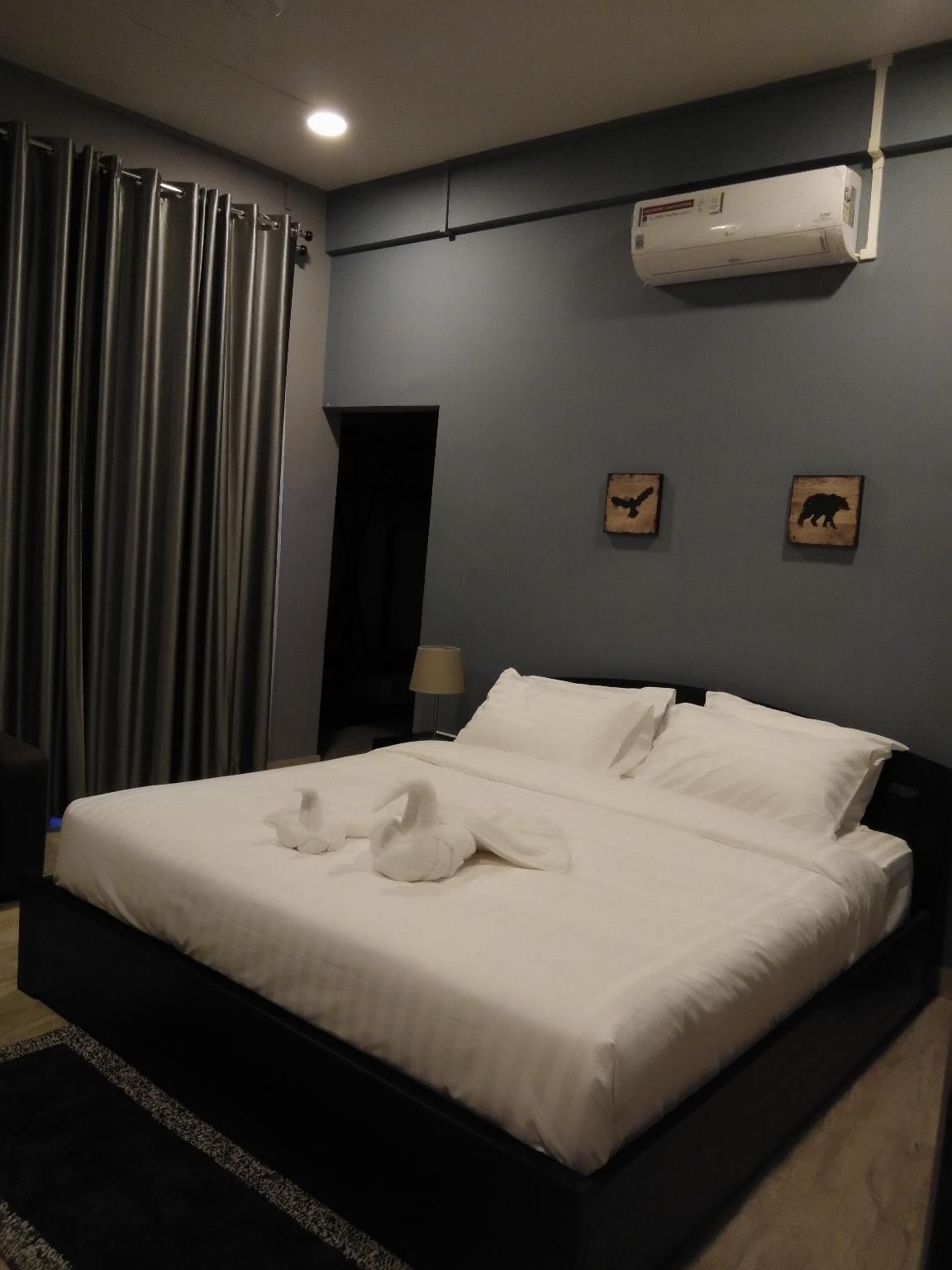 Deluxe King with Balcony