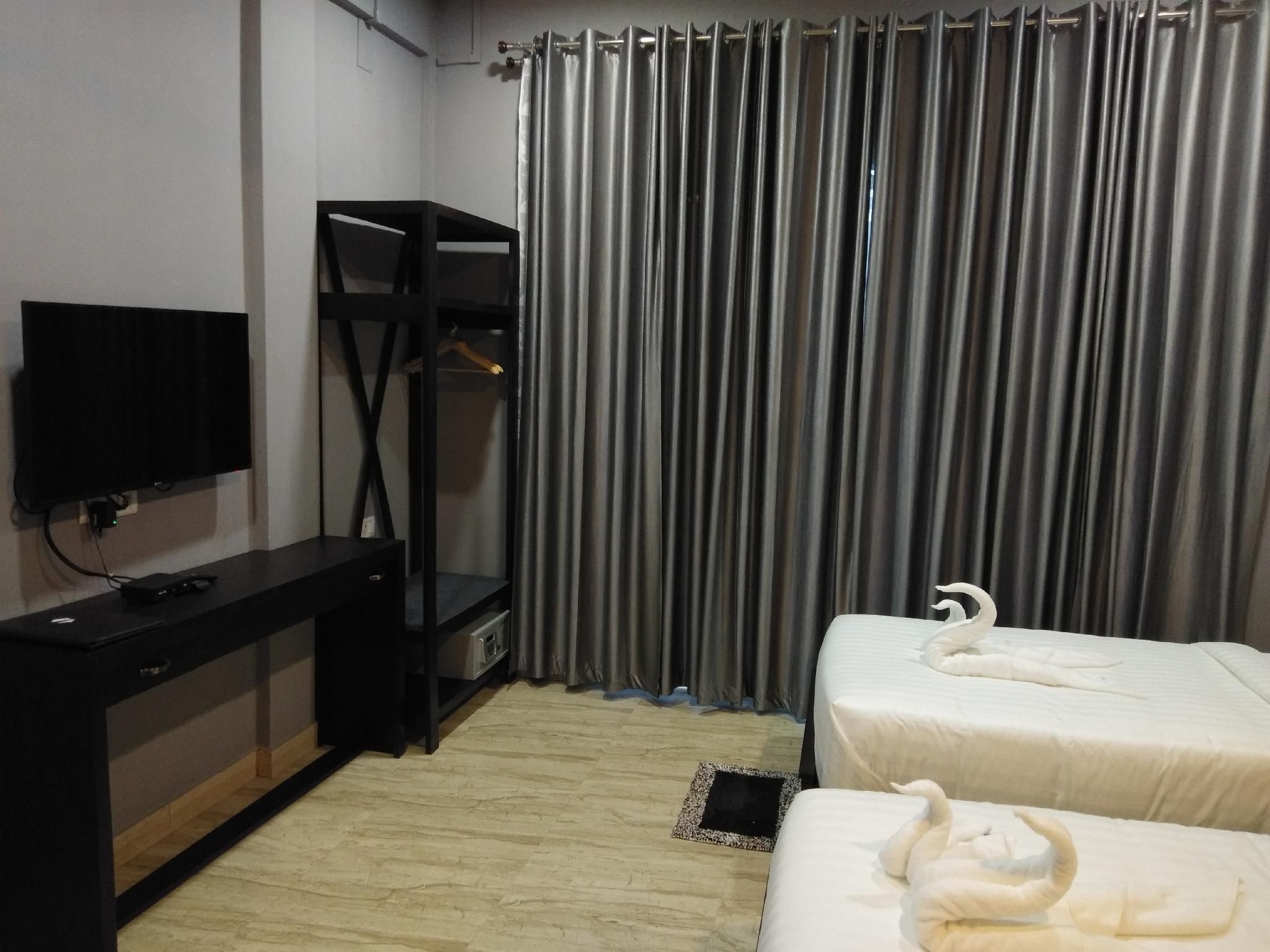 Deluxe Twin with Balcony, Guest room, 2 Twin/Single Bed(s)