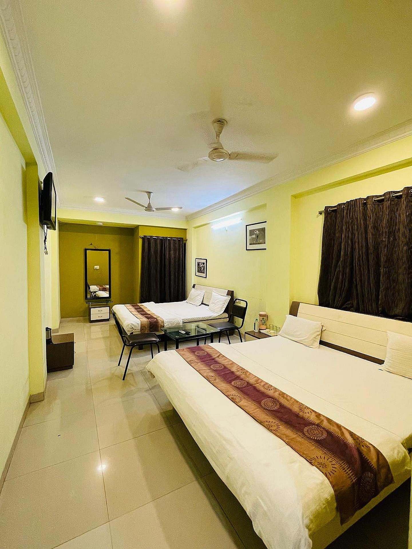 Hotel Shree Double Room