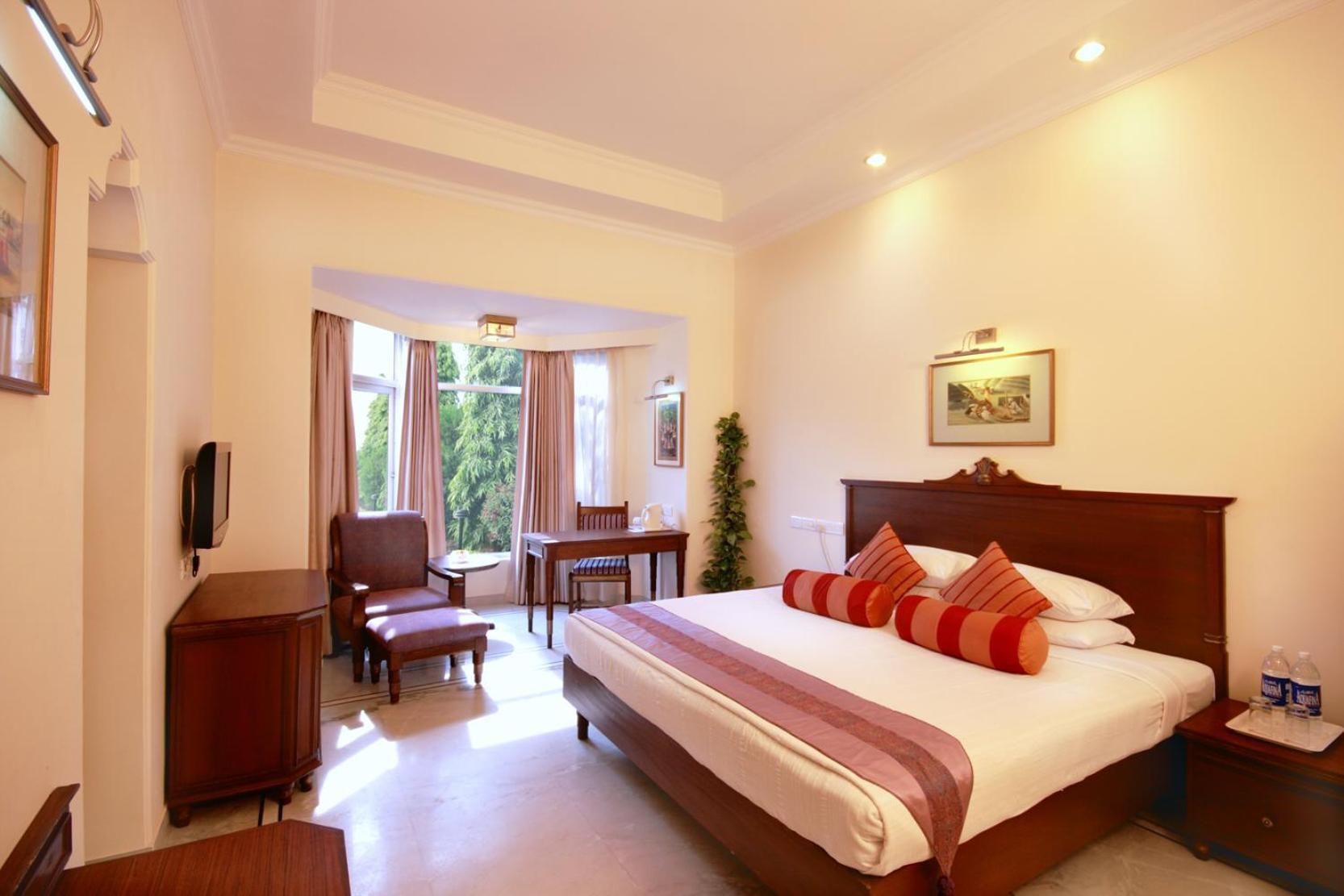 1 King Bed Superior Room