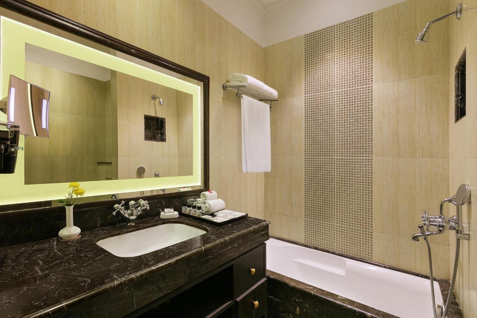 King Bed Suite