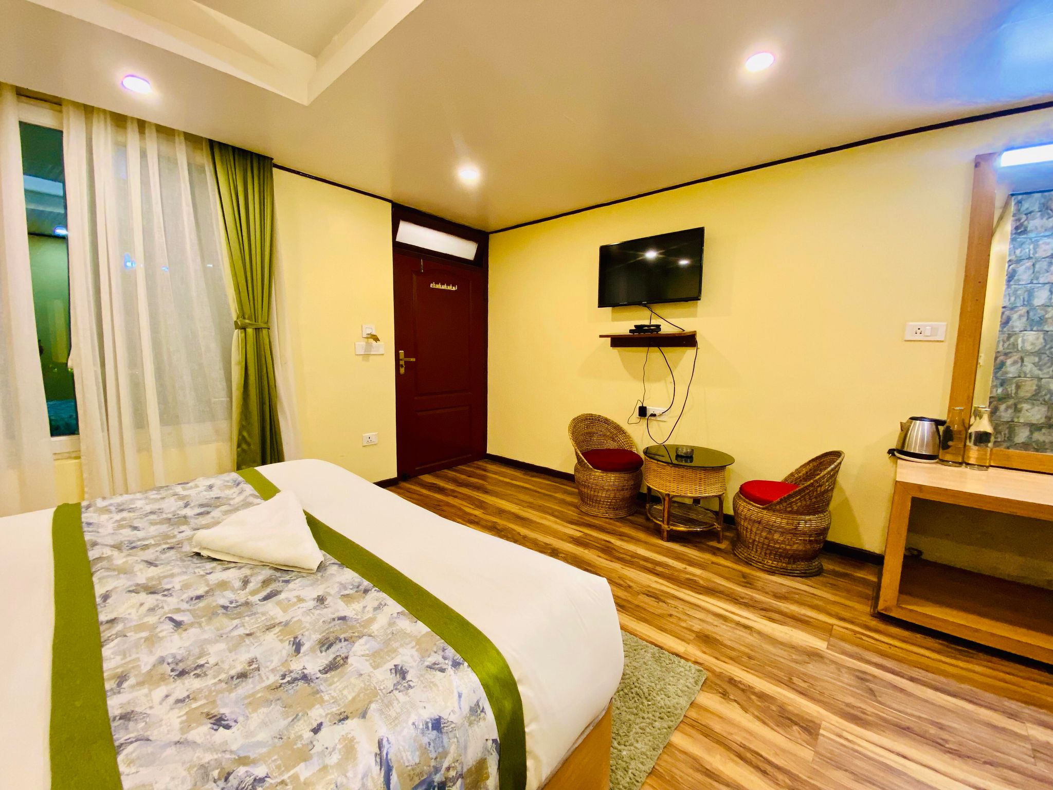 Tripoo Potala Palace Super Deluxe Room. 15