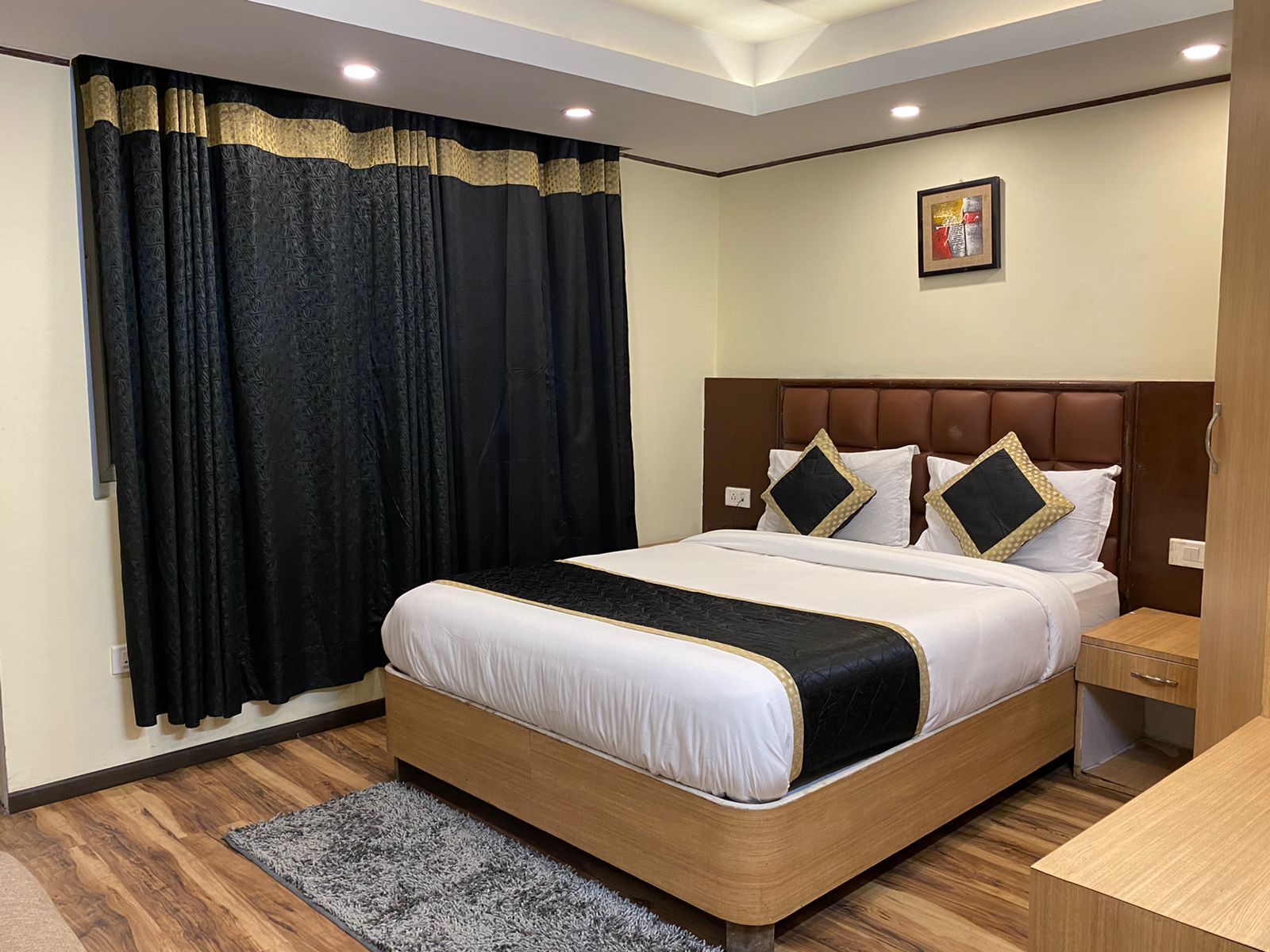 Tripoo Potala Palace Super Deluxe Room. 10