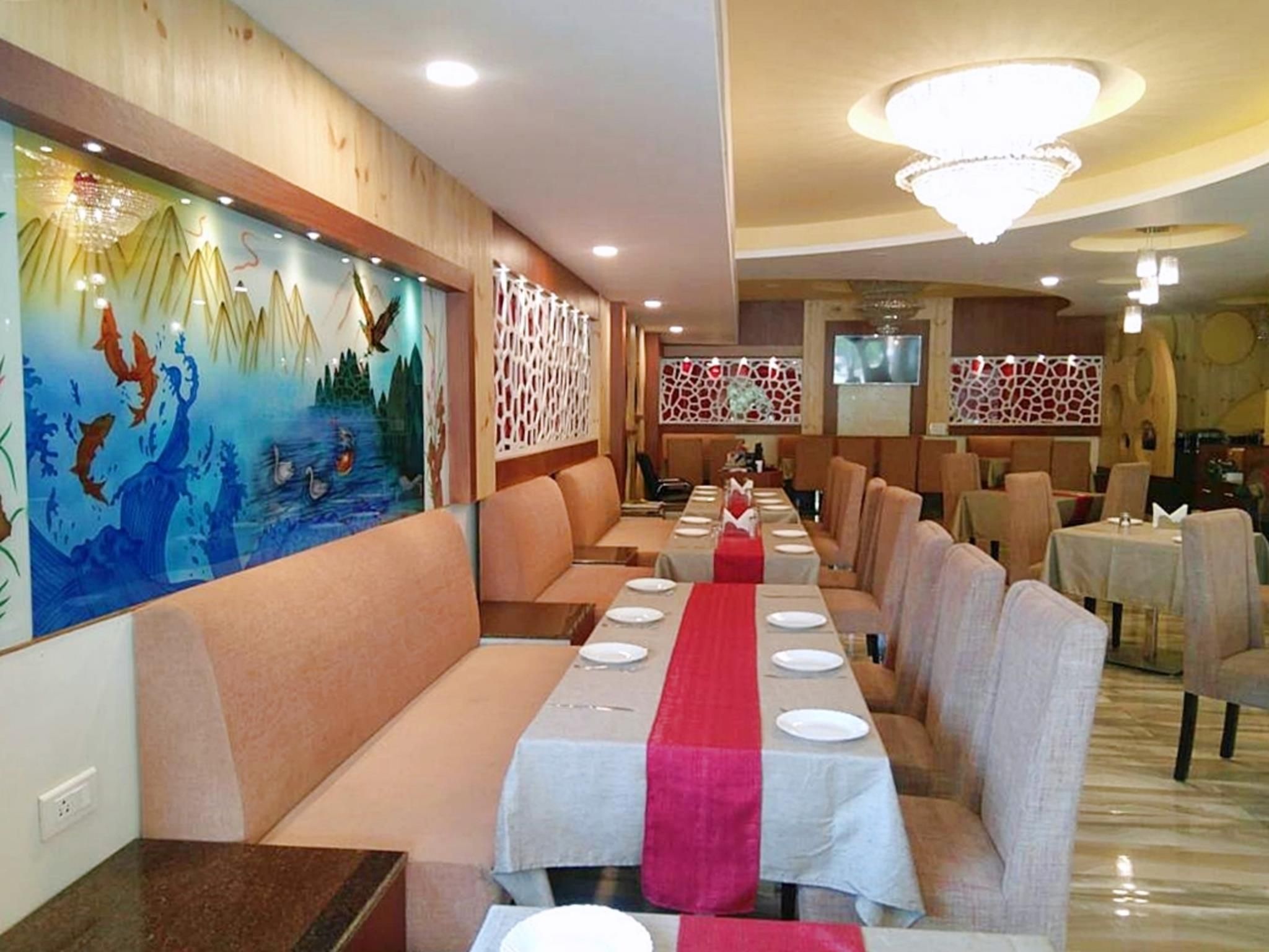 Food & Dining