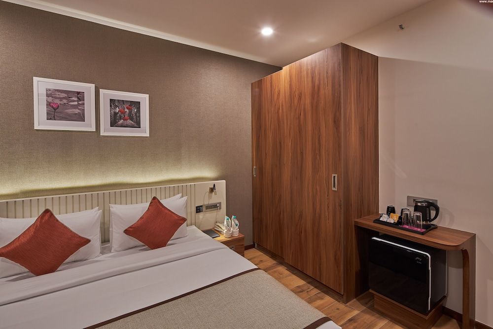 Regenta Inn Grand ORR Mahadevapura Premium Double Room 7