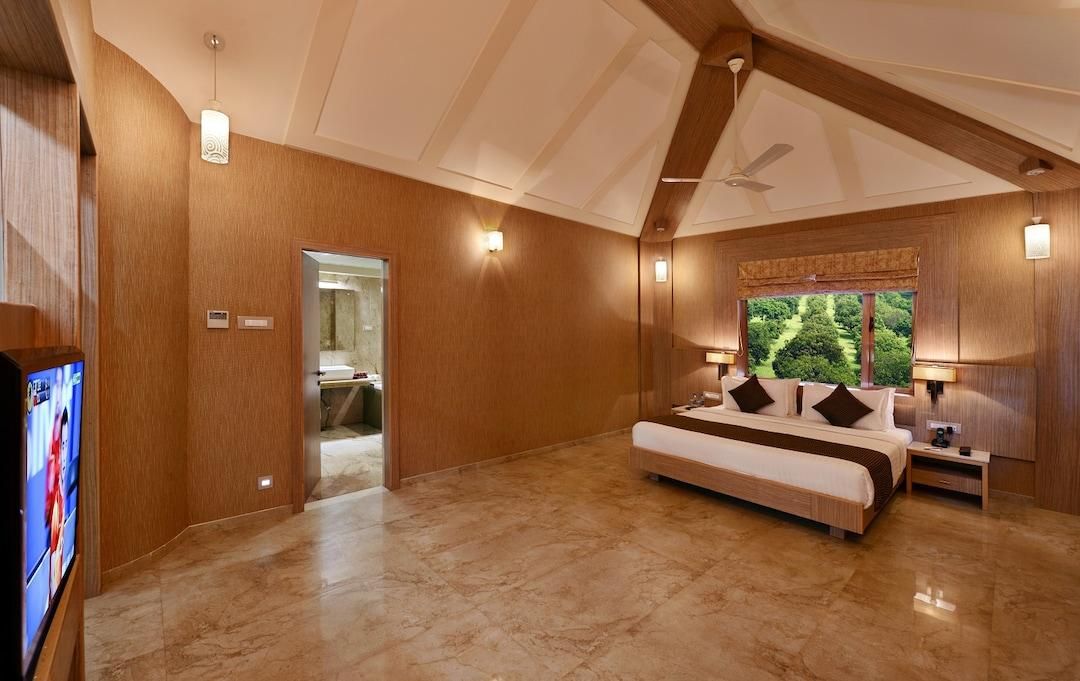 Deluxe Room - 1 King Bed