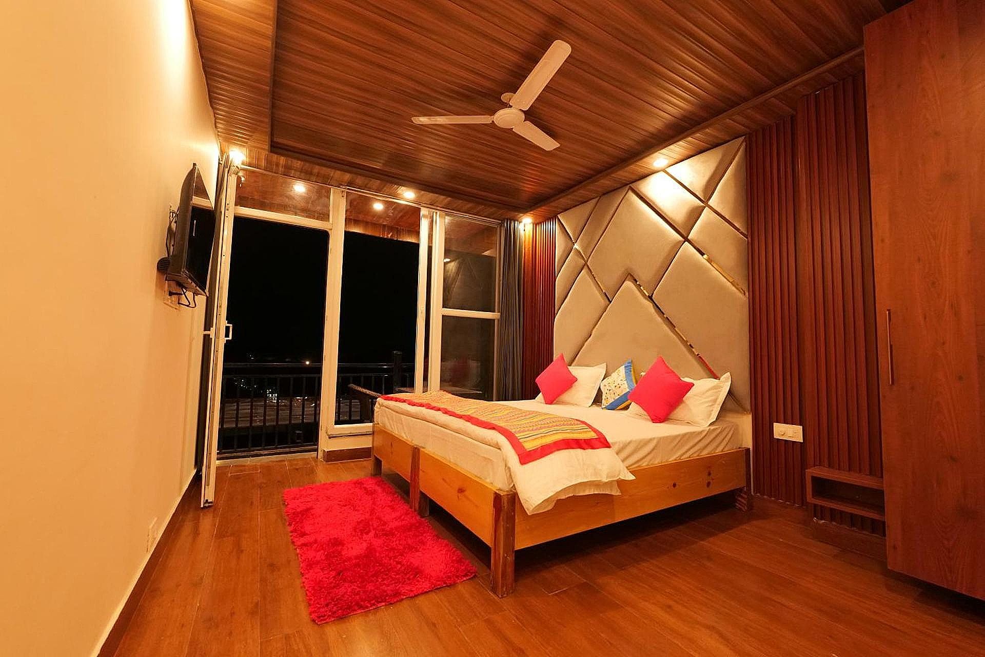 Double Room with Mountain View