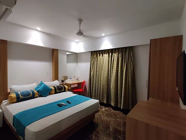 Hotel Royal Oak Deluxe Room 3