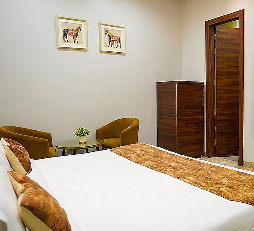 The Royal Casa Luxry Rooms