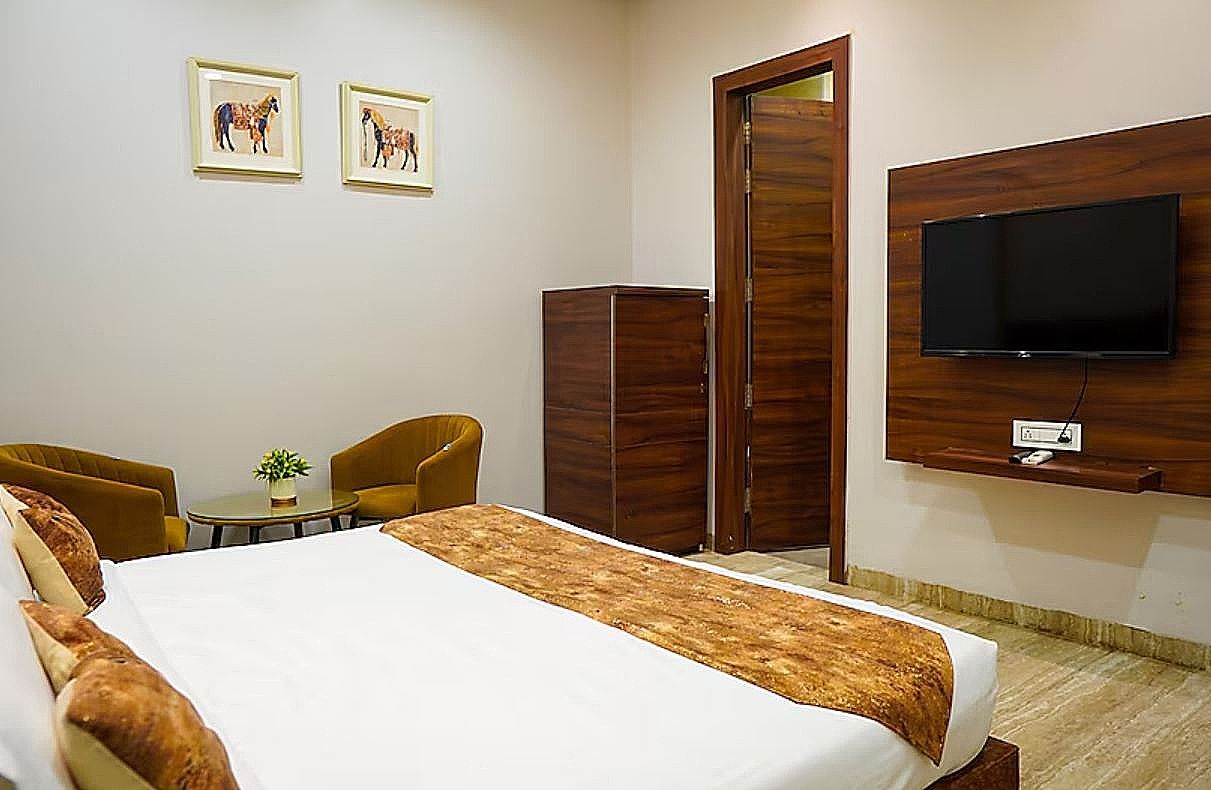 The Royal Casa Luxry Rooms