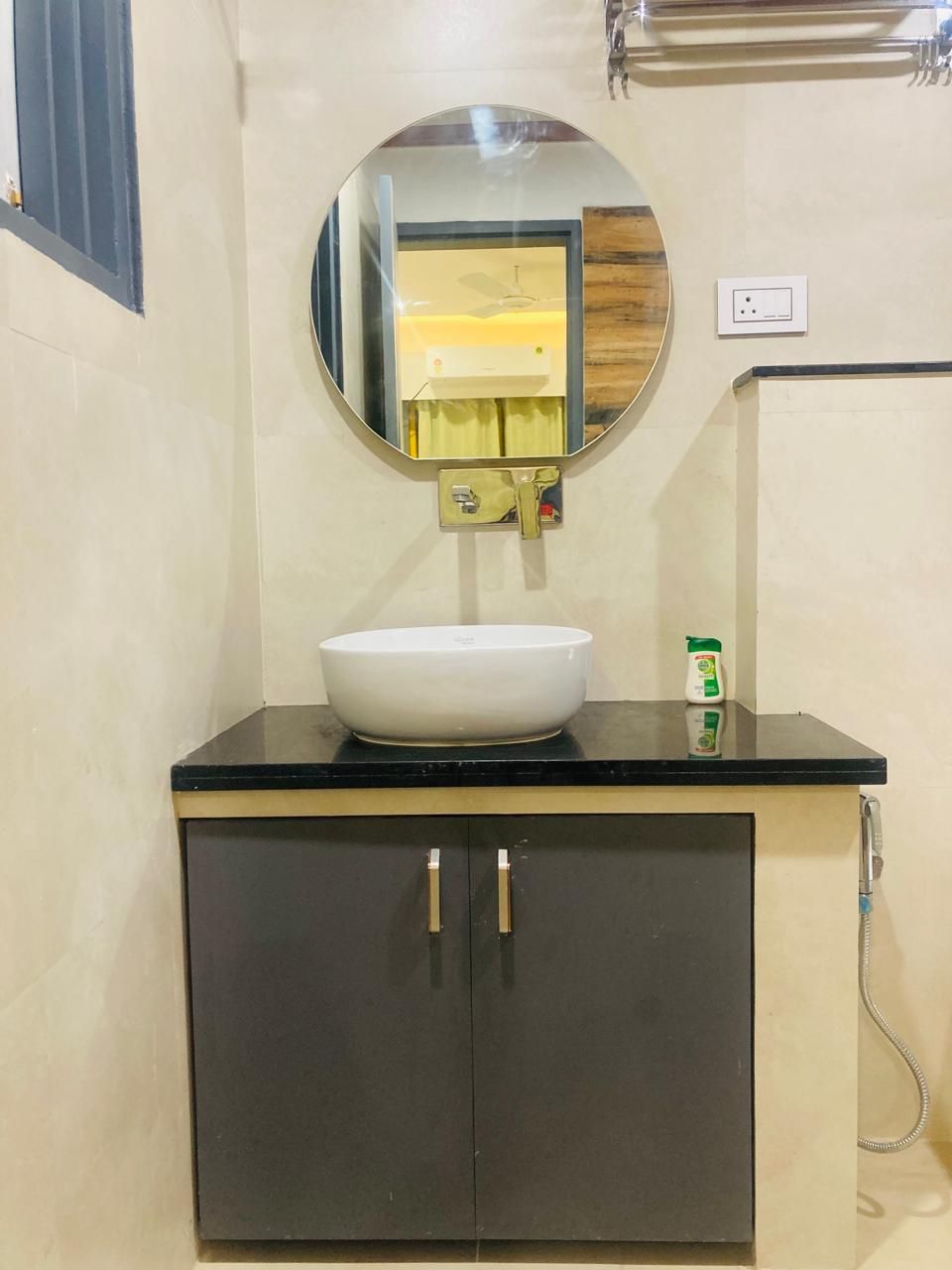 The Lavish Stay Minimalist 3