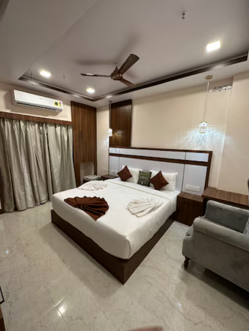 Balkrishna Palace THE ROYALS 3