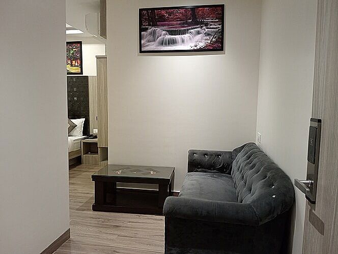 Hotel Arts International Standard Double Room 9