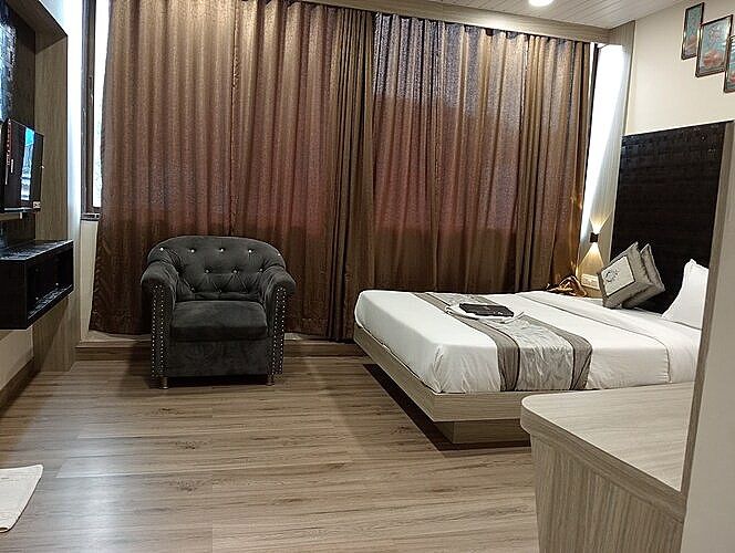 Hotel Arts International Standard Double Room