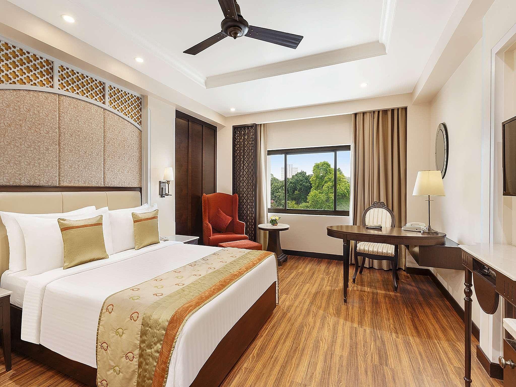 Superior Room - 1 Double Bed 340SQFT