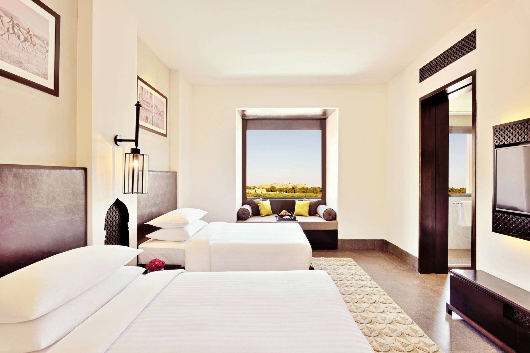 Twin/Twin Fort View Room