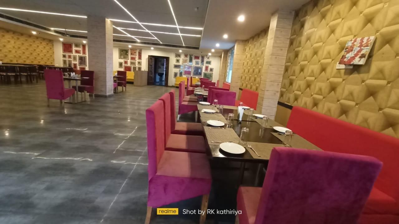 Food & Dining